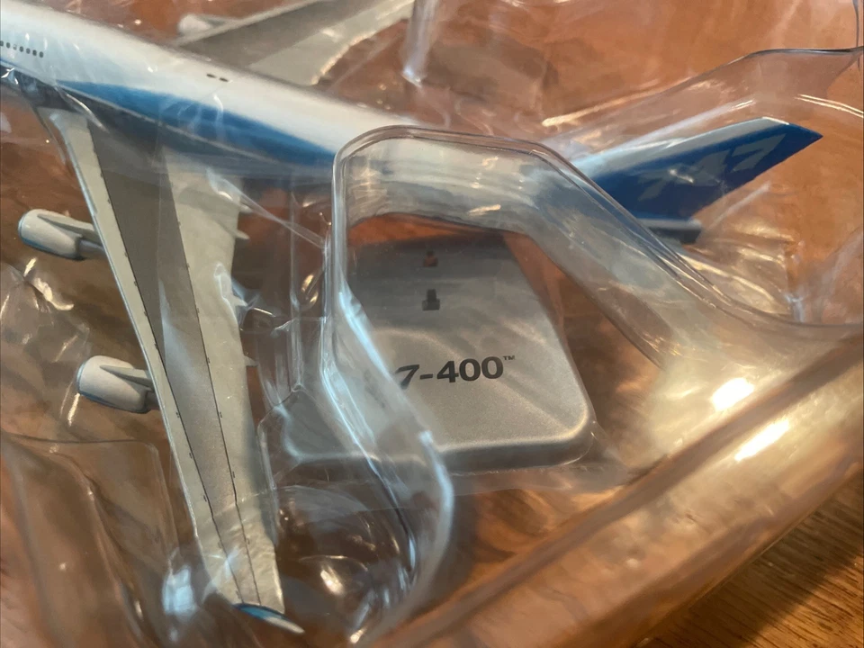 Boeing 1/400 Premier Collection, Scale Model 747-400 Airplane in Box 2010 - Image 3 of 4