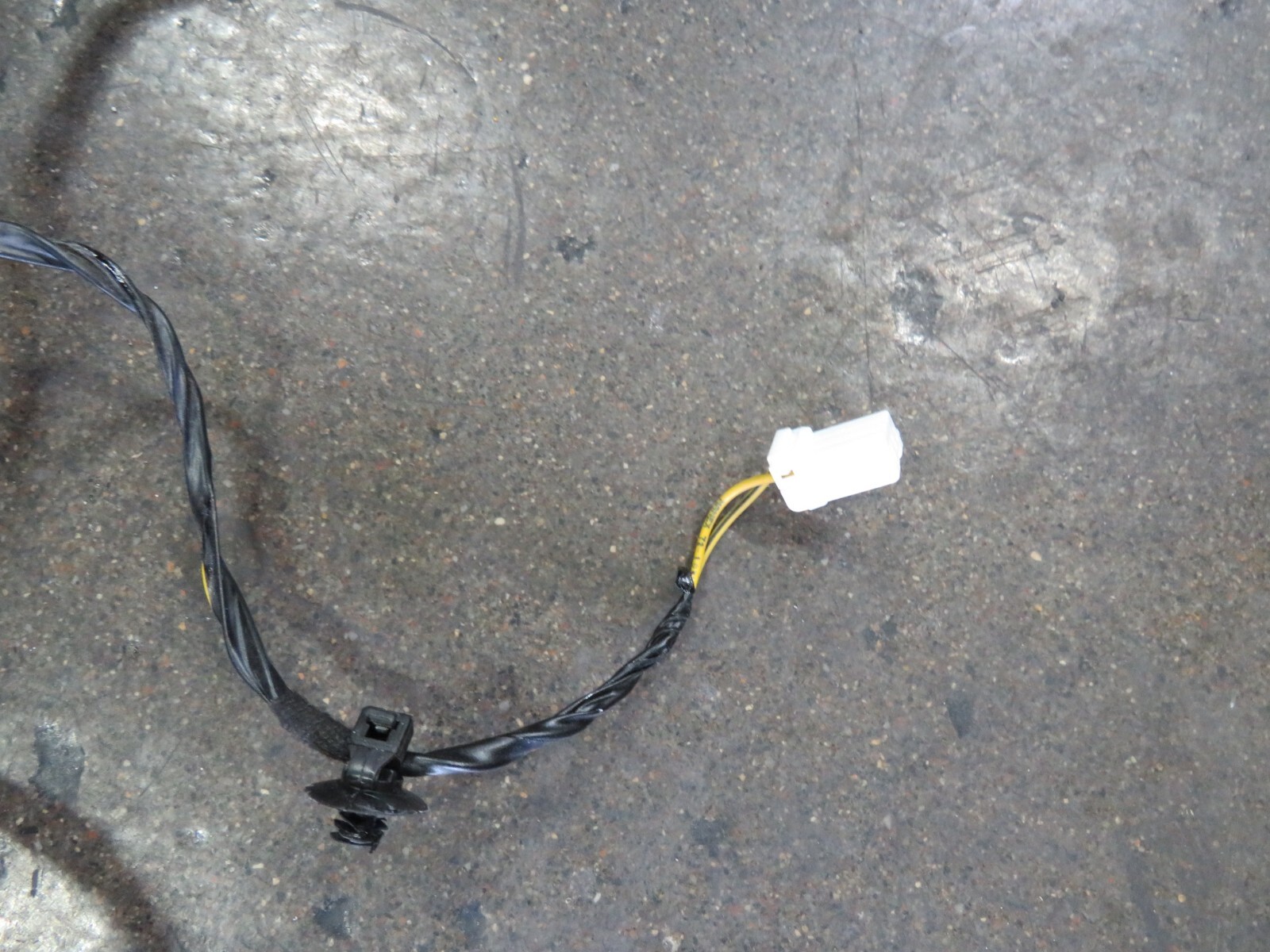 2016 Maserati Quattroporte, LH, Front Door Wire Harness, Used, P/N 670032822