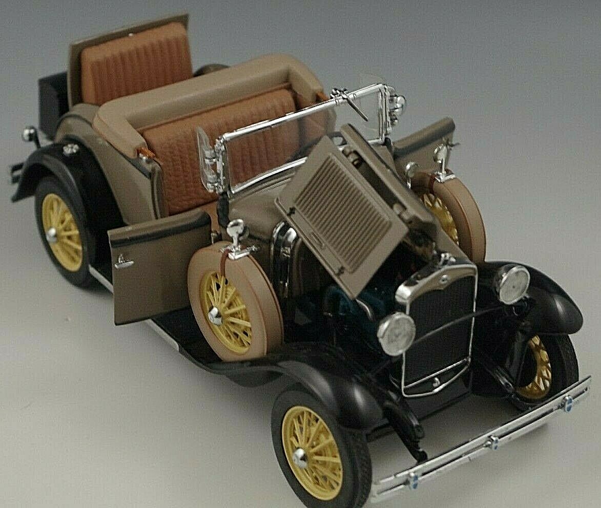 DANBURY MINT 1931 FORD MODEL A ROADSTER CONVERTIBLE 1:24 SCALE DIE