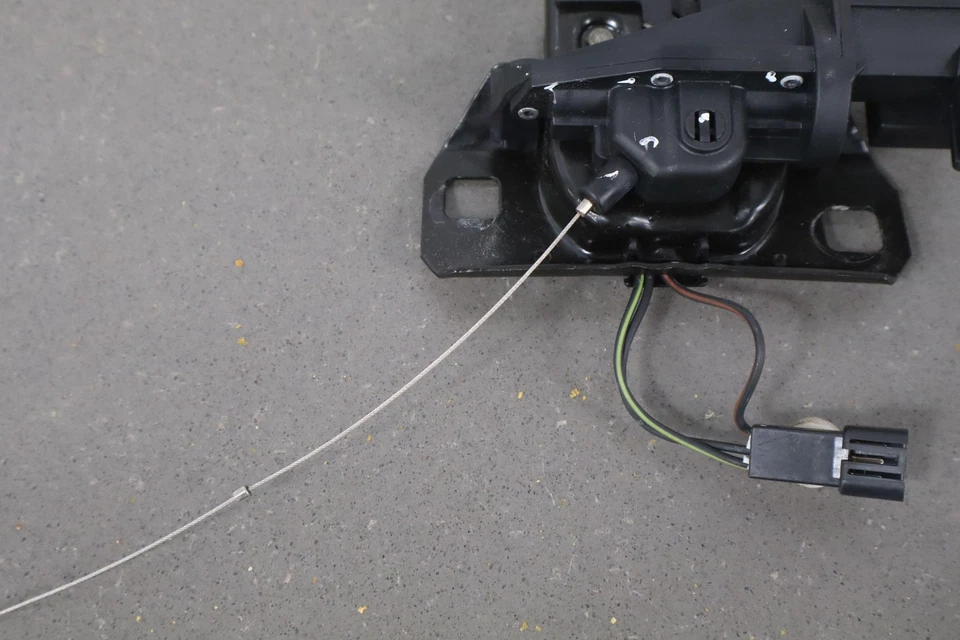 1998-2004 C5 Corvette Convertible Boot Cover Latch - Image 4 of 4