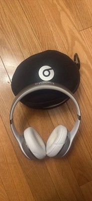 Silver Beats Solo 3 Wireless Headphones