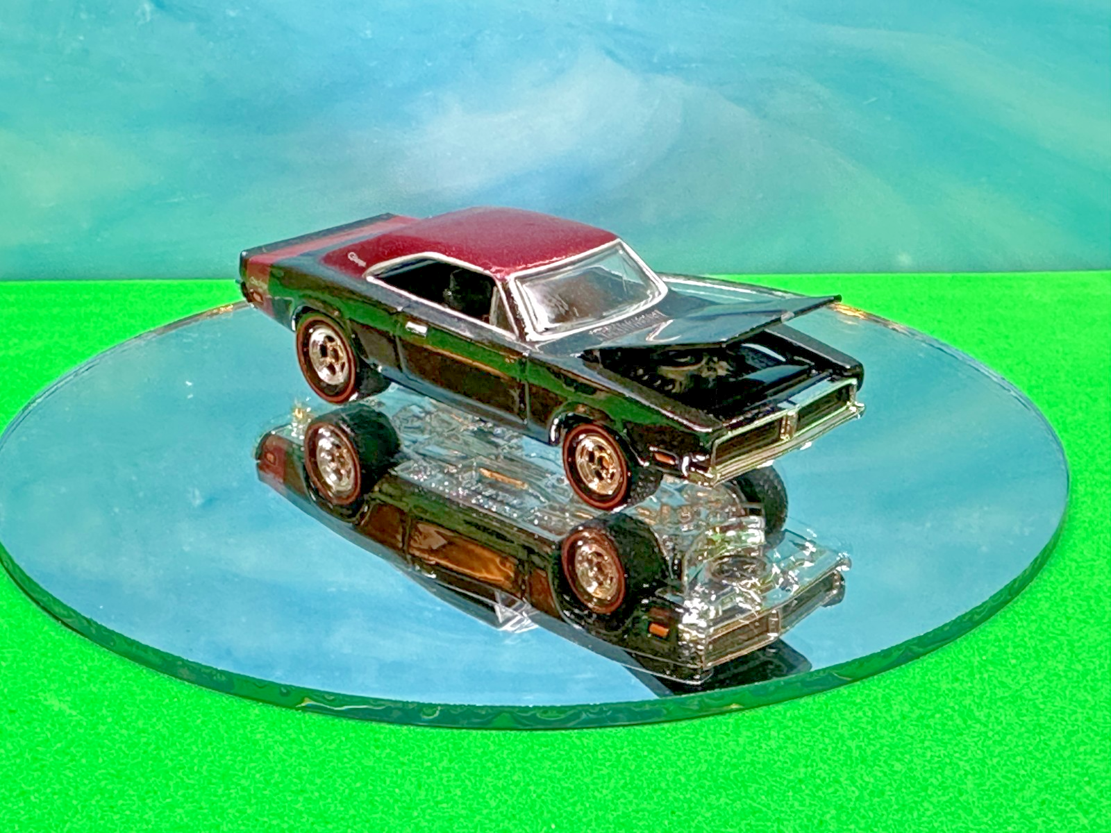 Hot Wheels Beautiful 1969 Dodge Charger Black Red-Line, Real Riders Tires Rims