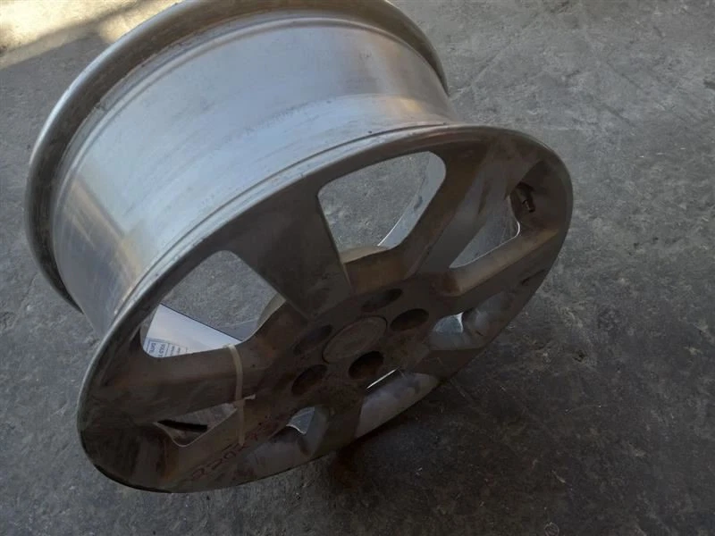 Wheel 17x7-1/2 Alloy 7 Spoke Polished Opt N93 06-07 Cadillac CTS 09595743 - Image 3 of 4