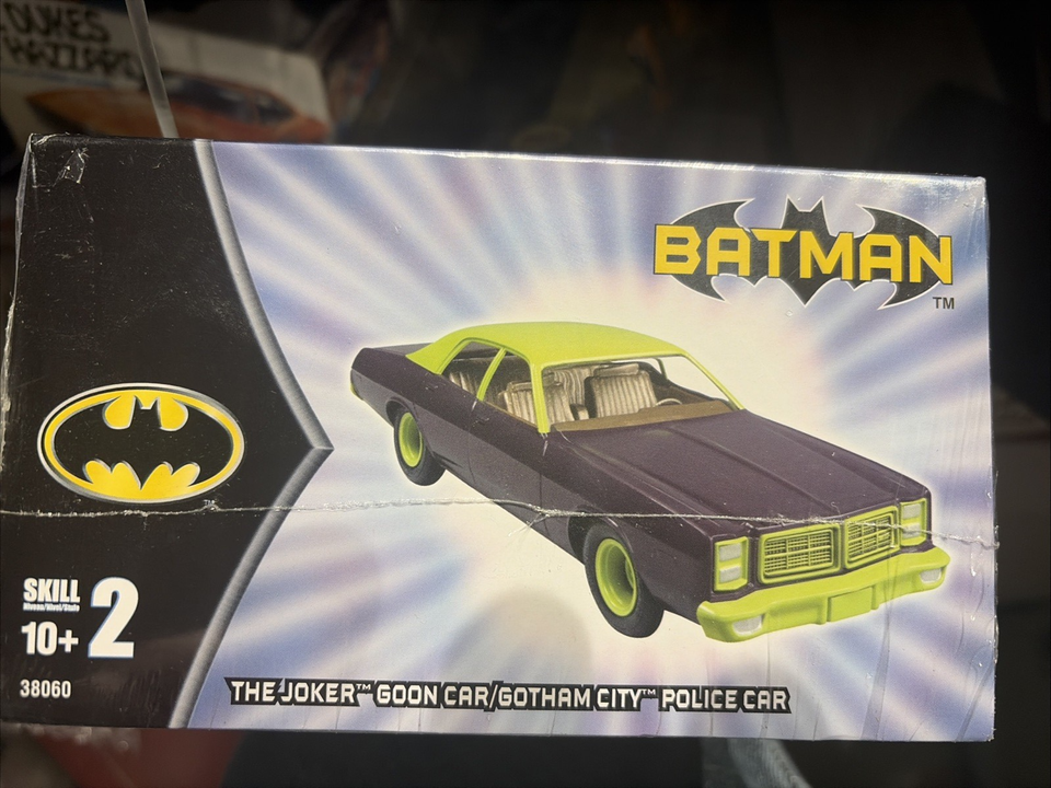 AMT ERTL 38060 The Joker Goon Car Police Car MISB 1/25 scale 2005 kit ...