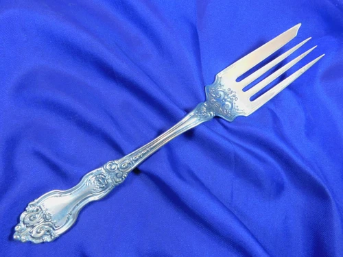 WALLACE LA REINE STERLING SILVER COLD MEAT SERVING FORK - VERY GOOD CONDITION