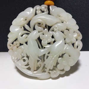 CHINESE ANTIQUE WHITE JADE PENDANT