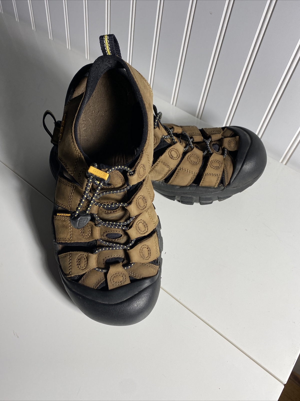 Keen Newport sandalo sportivo da trekking impermeabile in pelle marrone da uomo taglia 8
