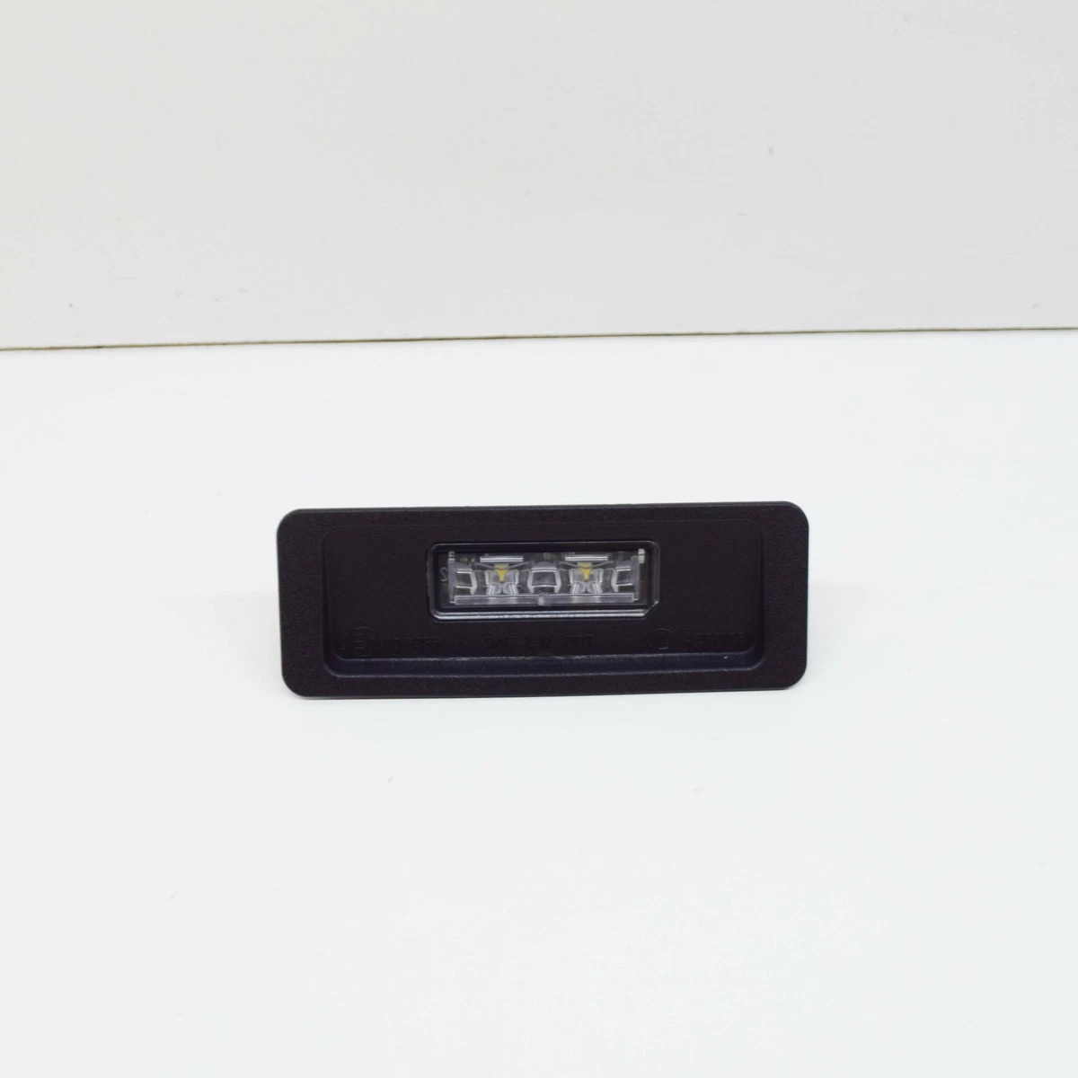 VOLVO V40 Hatchback License Plate Light 31352526 NEW GENUINE | eBay