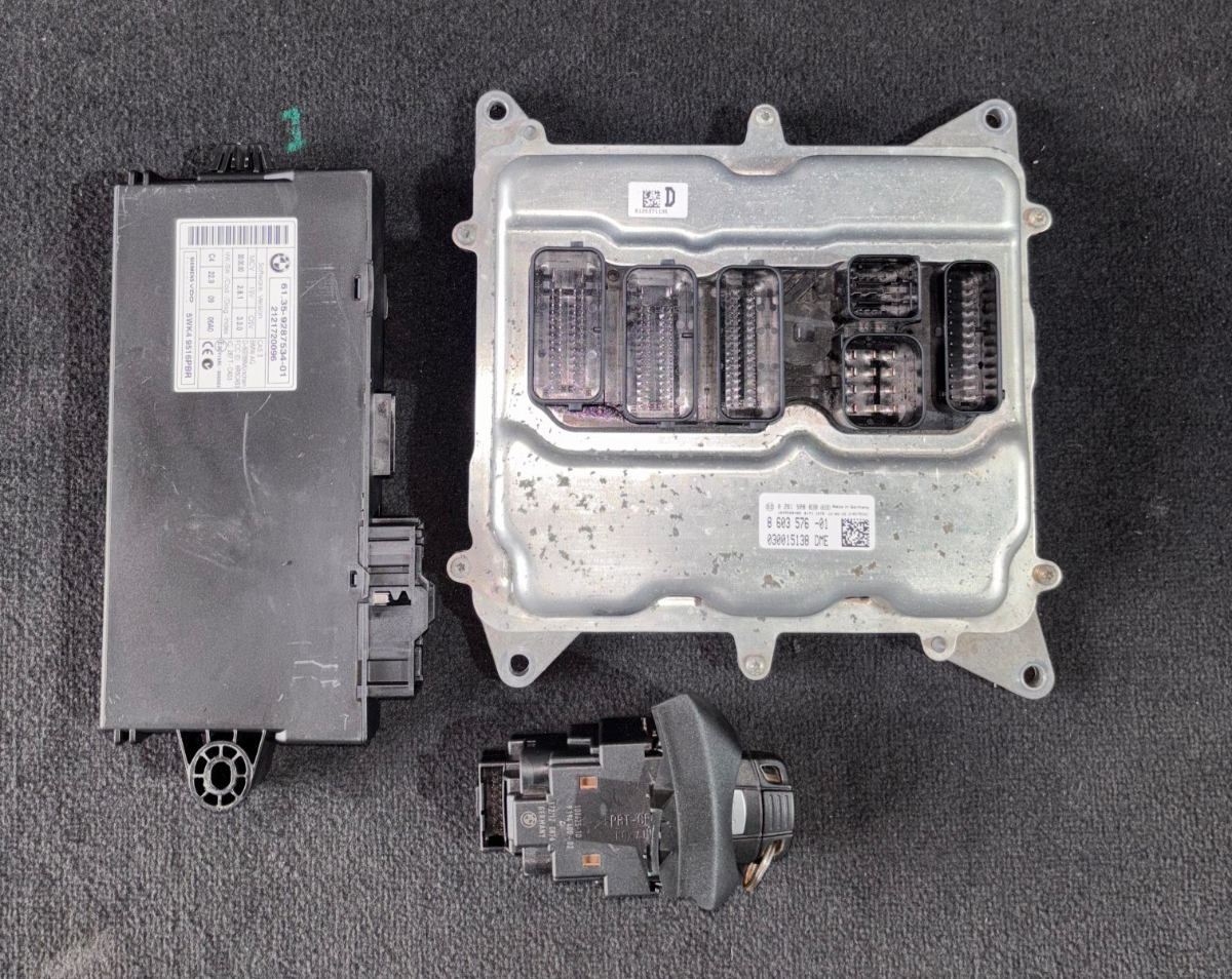 BMW Z4 X1 20I N20 E84 ENGINE CONTROL ECU KIT DME CAS3 + KEY MANUAL - 8603576