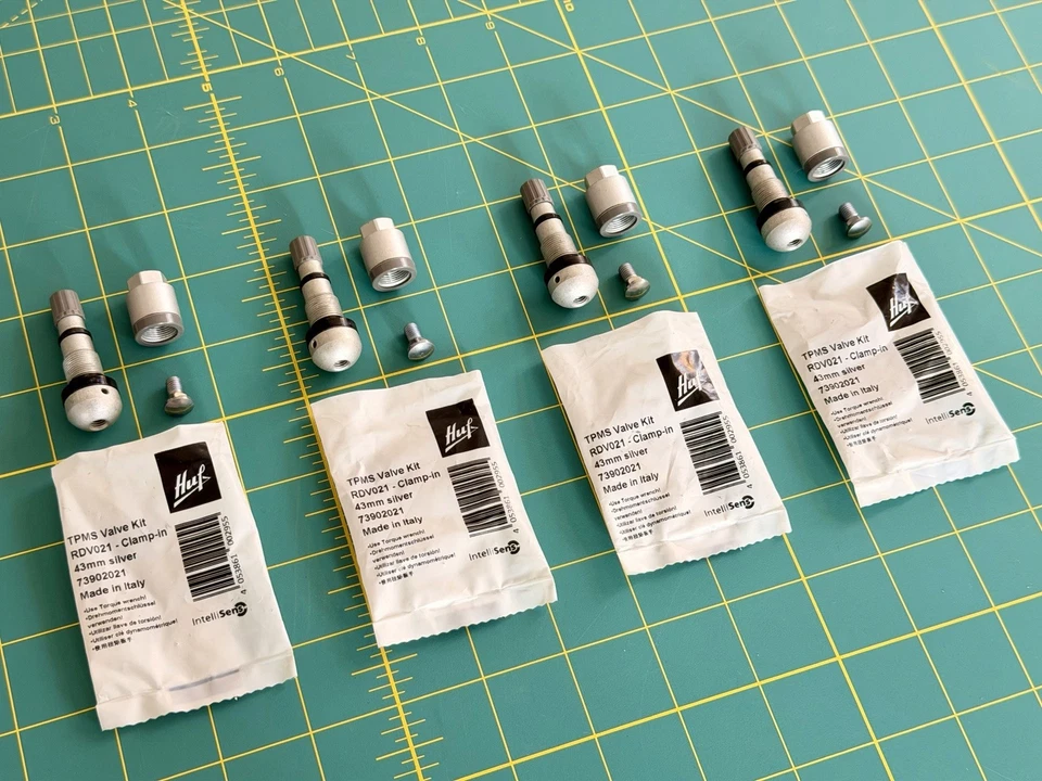 New Set of Four (4) Genuine OEM HUF RDV021 TPMS Valve Stems Kits - MADE IN ITALY - Image 4 of 4