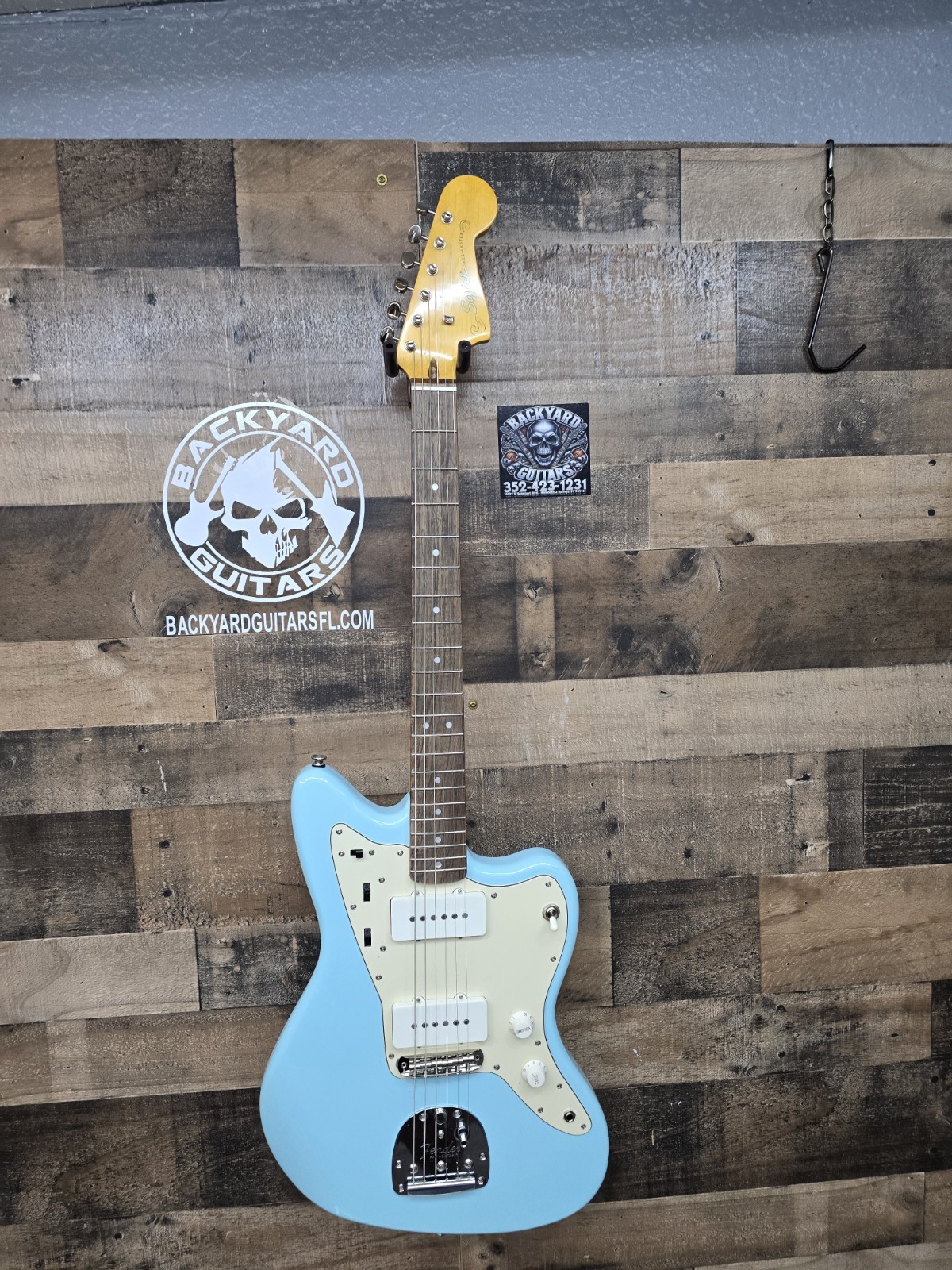 Squier Classic Vibe '60s Jazzmaster Limited Edition Electric Guitar Daphne Blue