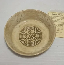 Handmade Ceramic Garlic/Ginger Grater- 6" Signed Brown Bear Pottery NEW Leaves