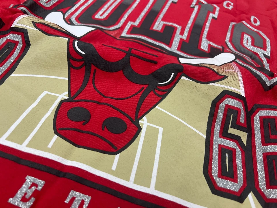 SUDADERA CHICAGO BULLS 47 MUJER GO BIG OVERSIZE CUELLO REDONDO S NUEVA CON ETIQUETAS NBA NUEVA $90 Foto 3 de 4