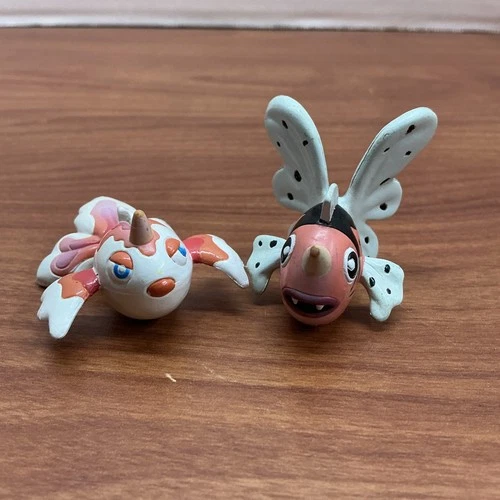 Goldeen & Seaking TOMY Pokemon Figures CGTSJ 1999 Nintendo 2" - Vintage