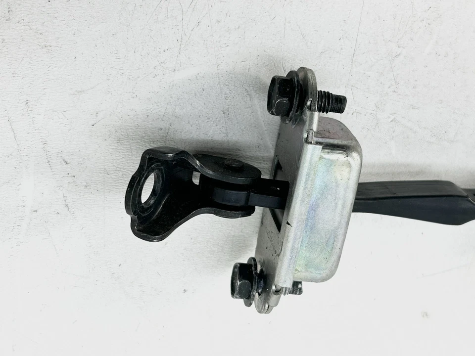 80430-1BA0A Infiniti EX25 EX35 EX37 QX50 puerta delantera derecha enlace de verificación OEM Foto 2 de 4