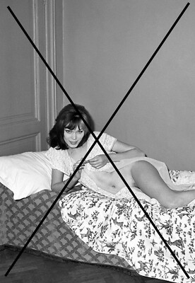 1959 AMANDA LEAR Photo