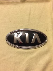 863101g100 эмблема kia