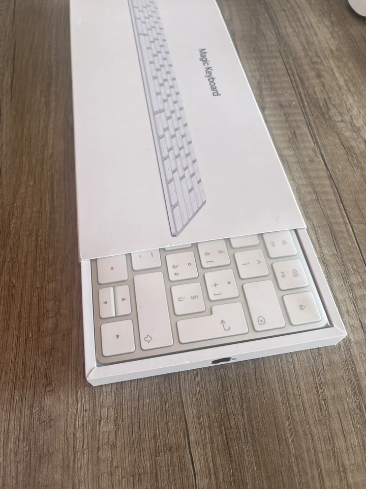 Apple Magic Tastiera Argenta (MLA22T/A) - Layout Italiano - Immagine 4 di 4