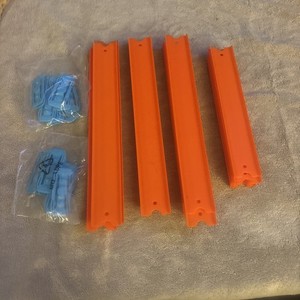 Hot Wheels Track Lot: 12” And9” Connectors (40 Pieces)