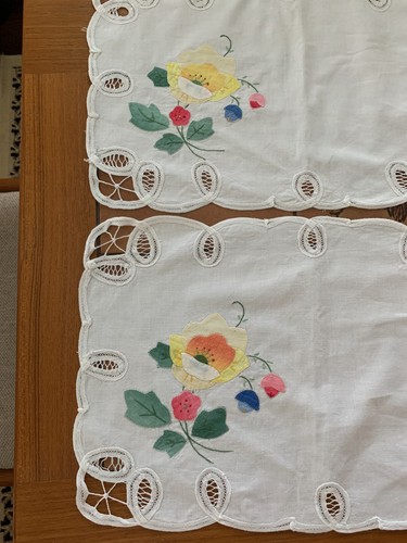 4 Vintage White Floral Embroidery with Cutwork Cotton Linen Placemats 11.5 x 17 - Picture 8 of 10