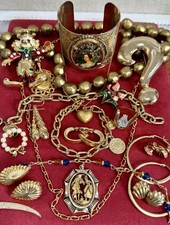 Vintage Estate Costume Jewelry Lot ! MONET, AVON and more!
