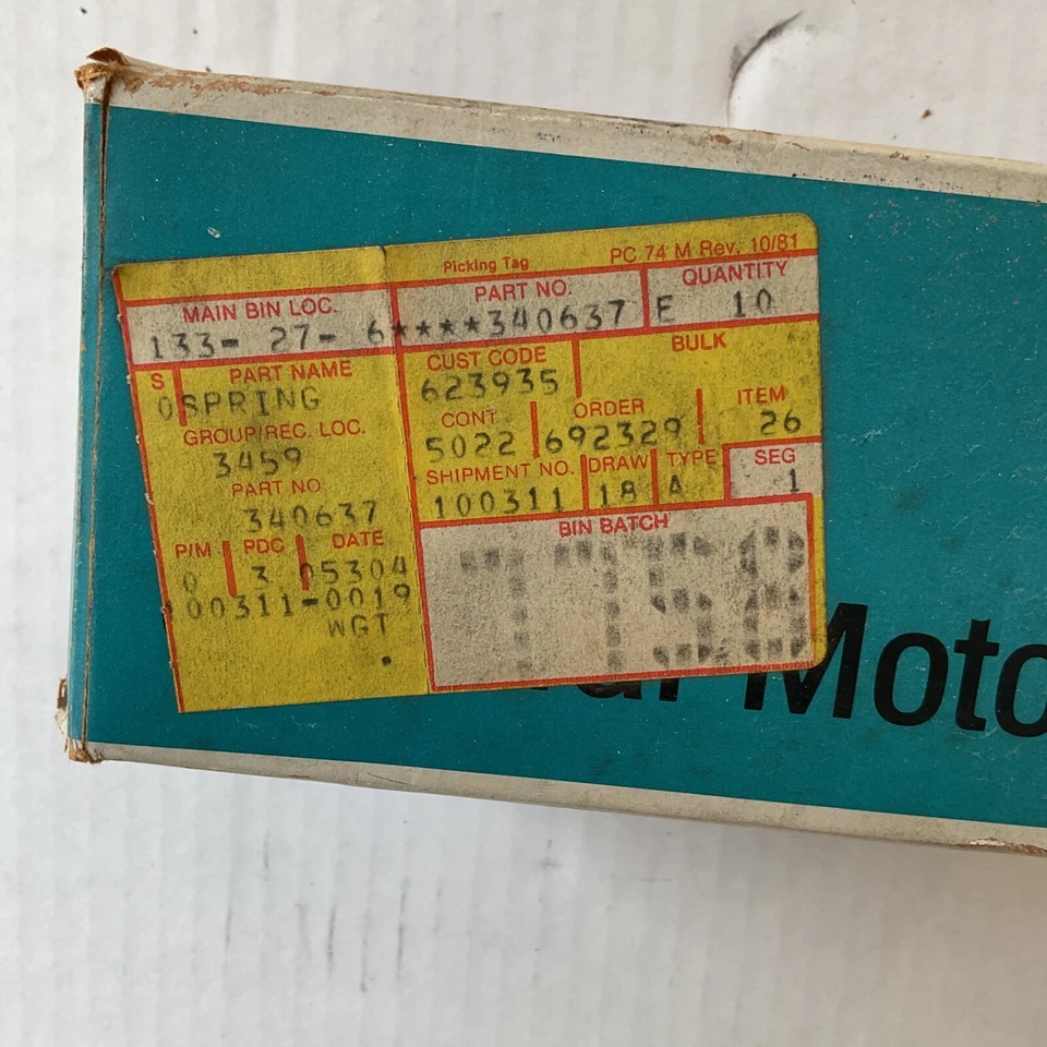 Chevrolet y Corvette Outer Accel 1974-80 2 NOS. Parte de resorte de tracción trasera # 340637 Foto 3 de 3