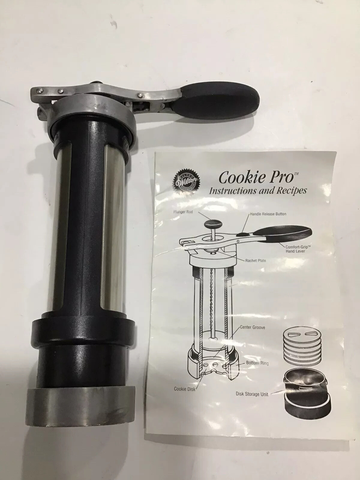 Wilton Cookie Press Pro Ultra With 10 Disks PreOwned Good For Pressed