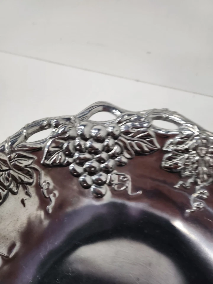 Bella Vineyard Silver Plated Grapevine Design Large Salad Serving Bowl Round - Image 4 of 4