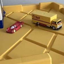 (I HAVE CHANGED THE COLOR) Hot Wheels Porsche 962 Shell Car Transporter 