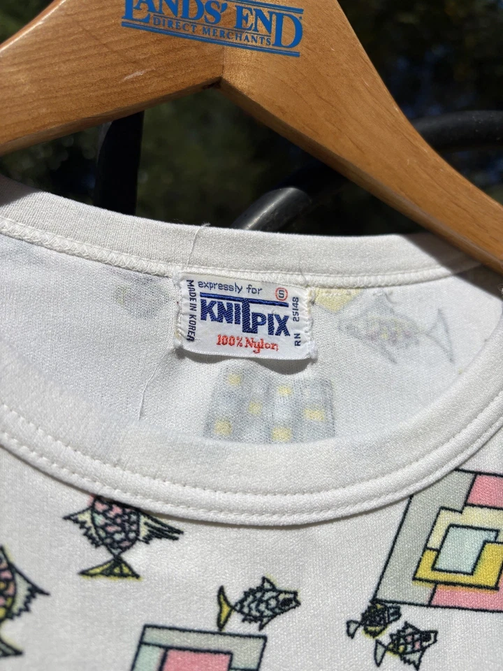 Vintage 1970s Knitpix 100% Nylon Graphic Tee Fish Modernism Size Small - Image 3 of 4