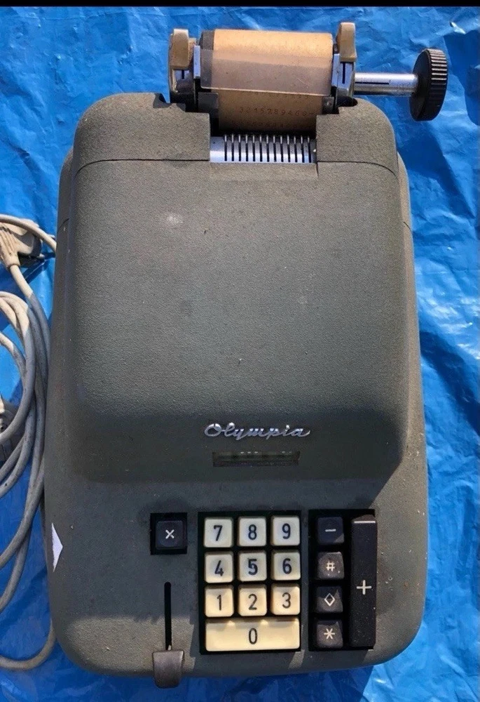 Alte Rechenmaschine, Olympia, Made in Germany Western Zone, Dachbodenfund