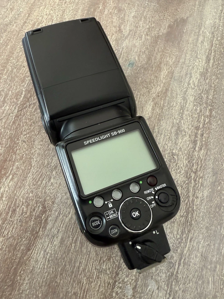 Flash Speedlight Nikon SB-900 AF Foto 2 de 4