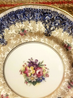 FINE ROYAL WORCESTER HAND PAINTED SIGNED CABINET PLATE 2-277
