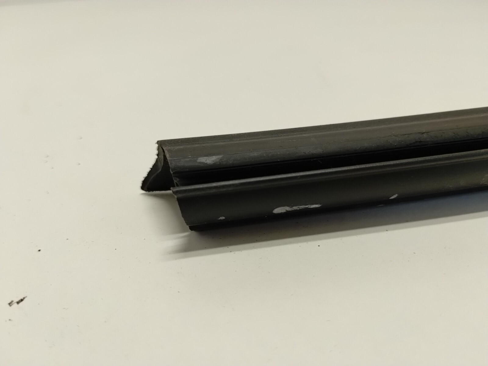 Fits 2008-2016 Jeep Patriot Inner Beltline Seal OEM Right Front Door 07407i