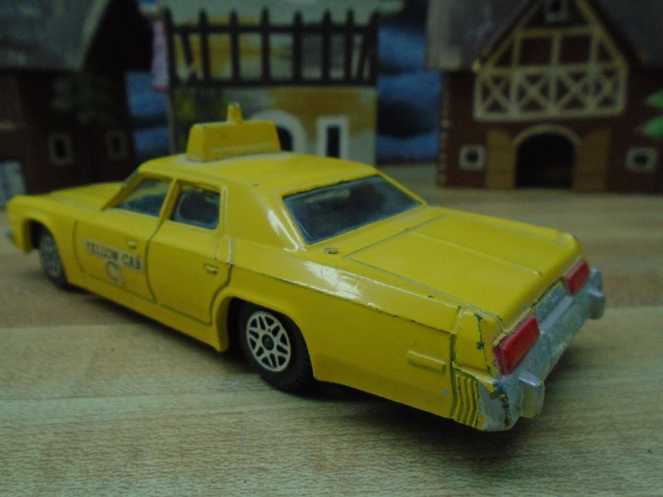 PLYMOUTH GRAN FURY TAXI CABINA DE DINKY TOYS, Nº 278 Foto 4 de 4