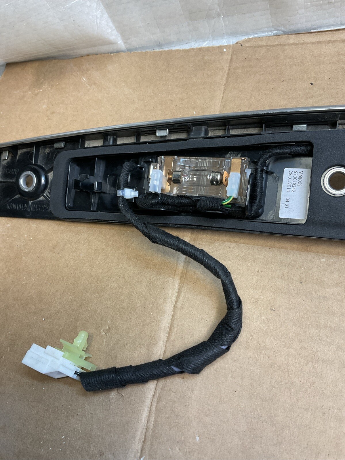 2014-2019 Maserati Quattroporte Rear Trunk Lid Grip Handle Molding Trim OEM