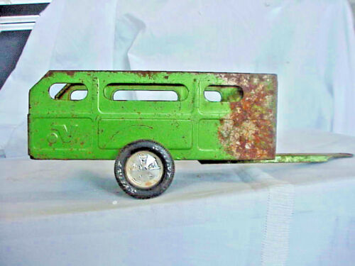 NYLINT FARM TRAILER OLIVE GREEN PRESSED STEEL METAL CIRA 1970 WAGON TOY - Picture 3 of 6