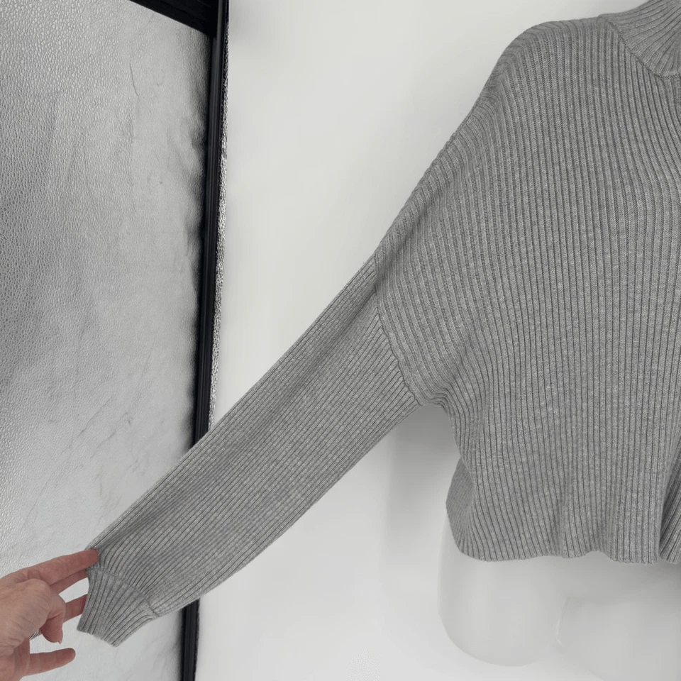 Suéter feminino ASOS Design cinza com nervuras meio zíper 10 pulôver de malha alta preppy - Imagem 3 de 4