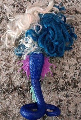 Monster High Great Scarrier Reef Peri Pearl Serpentine Two Headed