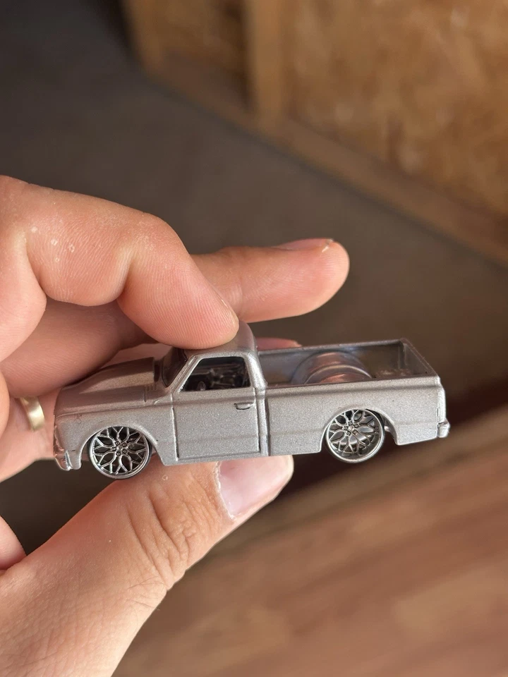 Camioneta Chevy C10 Hot Wheels 67 personalizada Foto 4 de 4