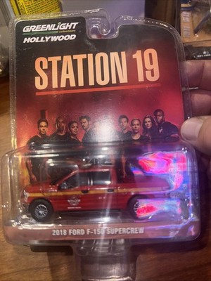 GREENLIGHT HOLLYWOOD STATION 19 SEATTLE FIRE 2018 FORD F-150 SUPERCREW BRAND NEW