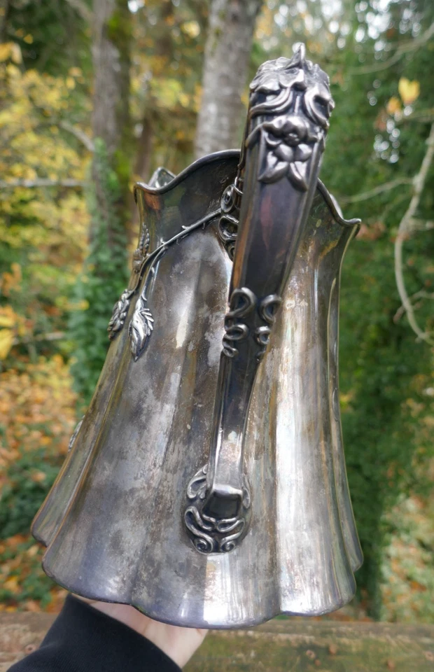 Antigua jarra de agua fría/leche E. G Webster & Son relieve elevado "recuerdo" Foto 4 de 4