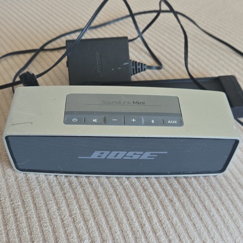 Bose SoundLink Mini Bluetooth Portable Speaker Silver/Black w/ Charger AUX