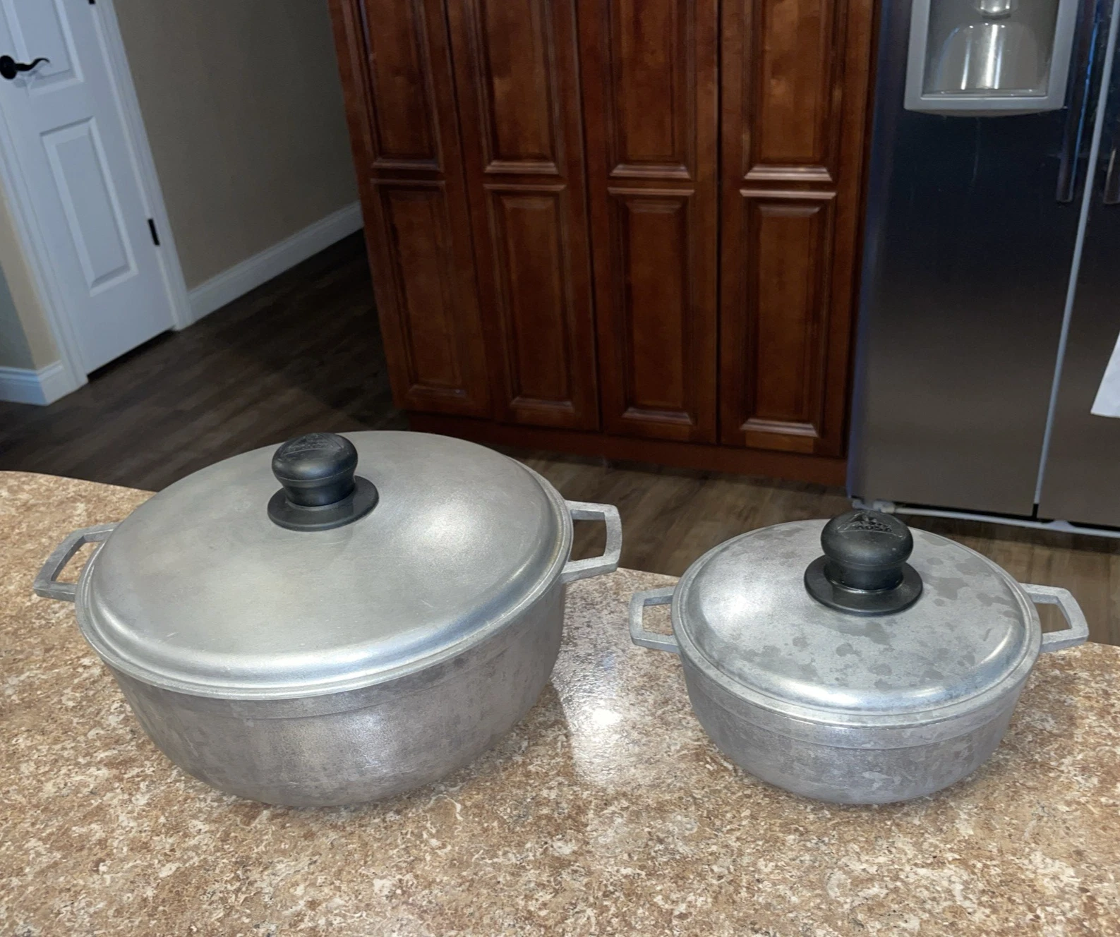 2 IMUSA Cast Aluminum Pans with Lids 10" W x 4" Tall & 7" W x 3" Tall