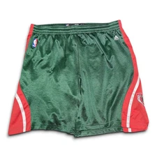 Vintage Milwaukee Bucks Shorts Adidas Size 40