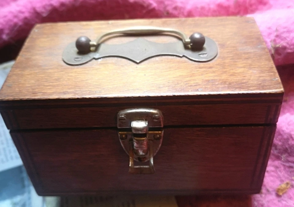 JEU ANCIEN DE BISTROT D'ESTAMINET 13 PALETS EN Fonte. NUMEROTS  1 A 12 et Maître - Photo 2/4