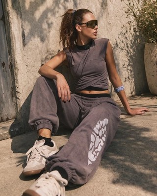 Free People Movement Hot Shot Logo Crossover Set Size Medium Dark Shadow NWT