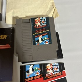 NINTENDO NES MARIO BROTHER/Duck hunt, 2 CONTROLLERS, Gun, HOOK-UPS, MANUELS!