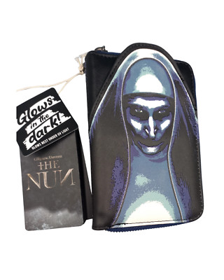  ️ The Conjuring Universe    The Nun  Loungefly  Portemonnaie / Brieftasche