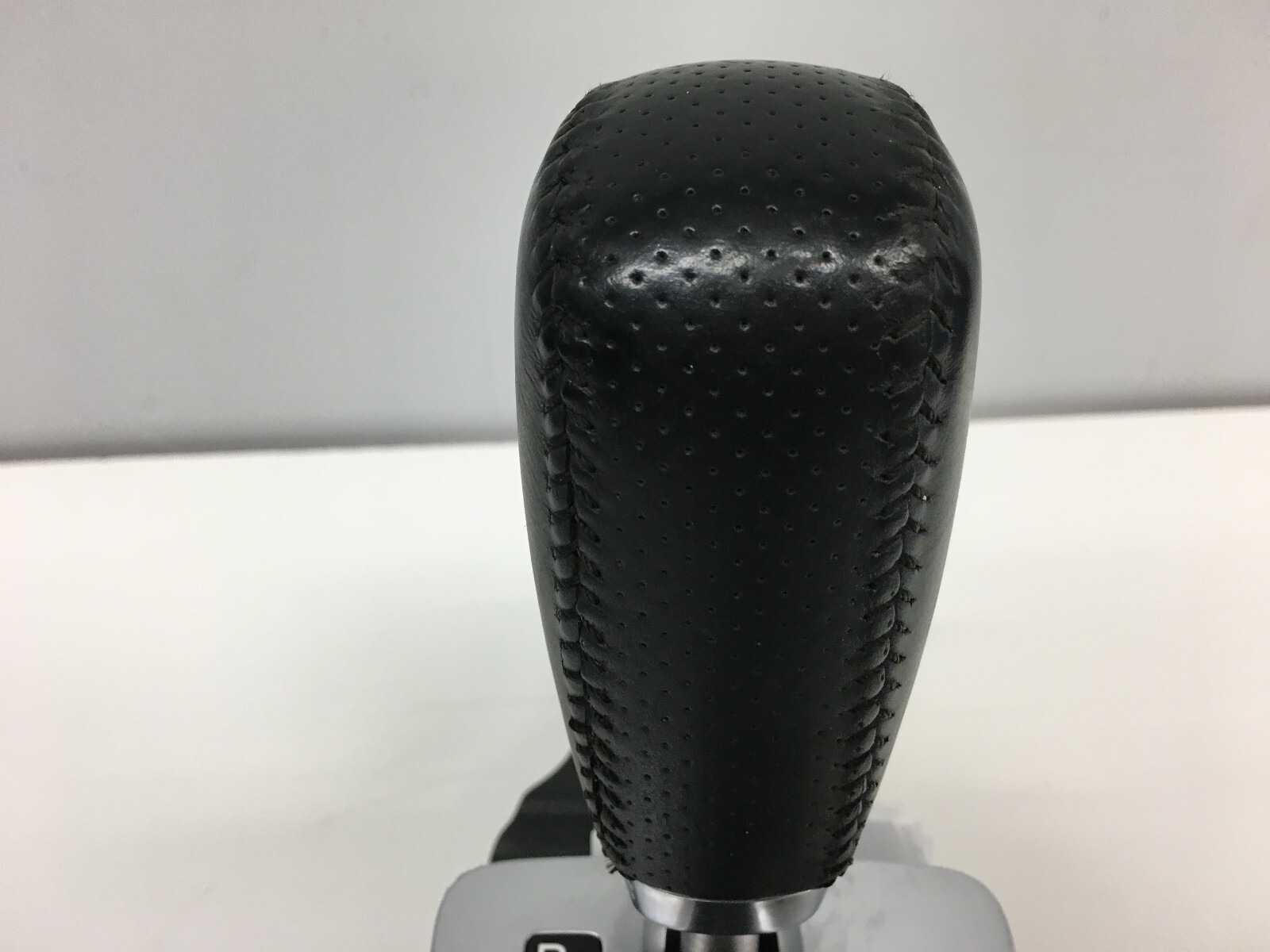 Volvo Geartronic Gear Shifter Assembly 30733068 for S60 V60 XC60  